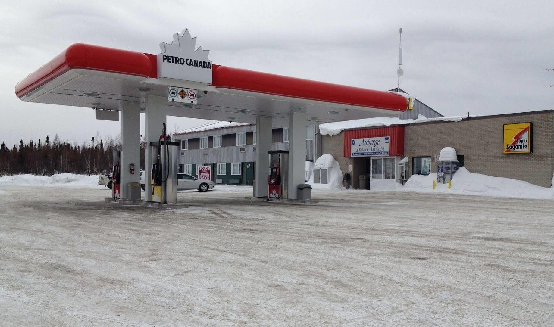 Le Dépanneur Motel du Relais Lac Caché